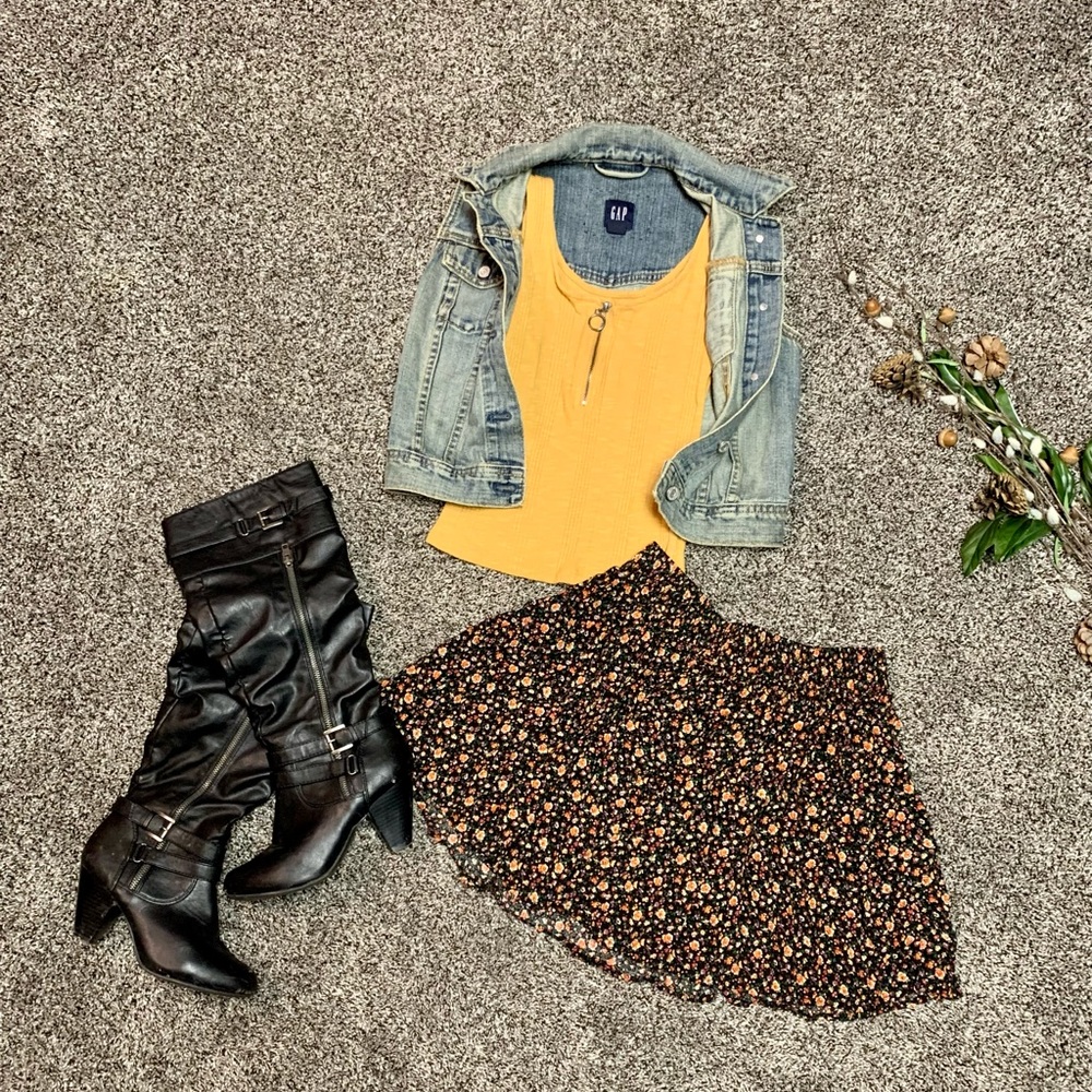 Woman’s Forever 21 Cute Black Orange floral Flowy Stretch Waist Mini Skirt Med